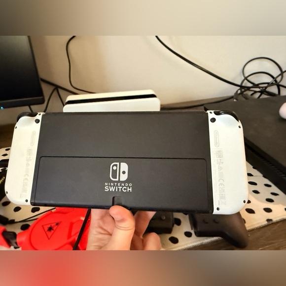 Nintendo Switch OLED (White) Bundle | Dock + Turbo Controller + Headset - Picture 3 of 4